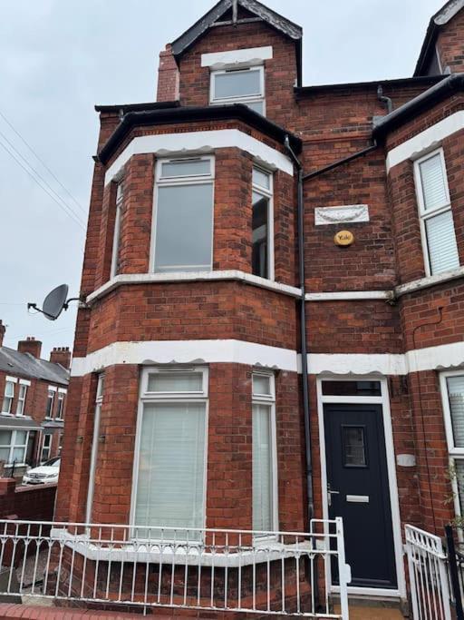 Stylish, Spacious And Central 4 Bedroom House Belfast Esterno foto