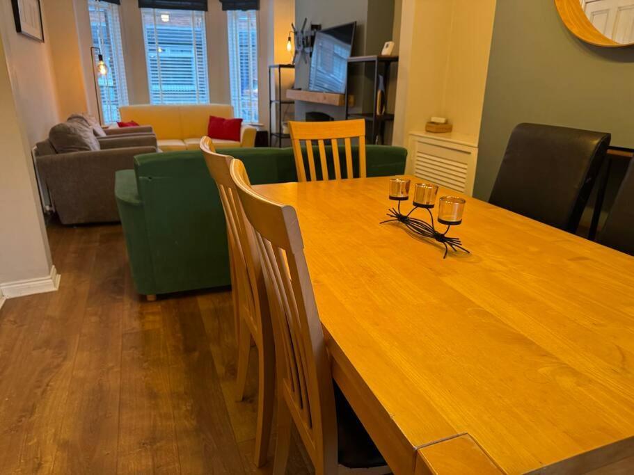 Stylish, Spacious And Central 4 Bedroom House Belfast Esterno foto