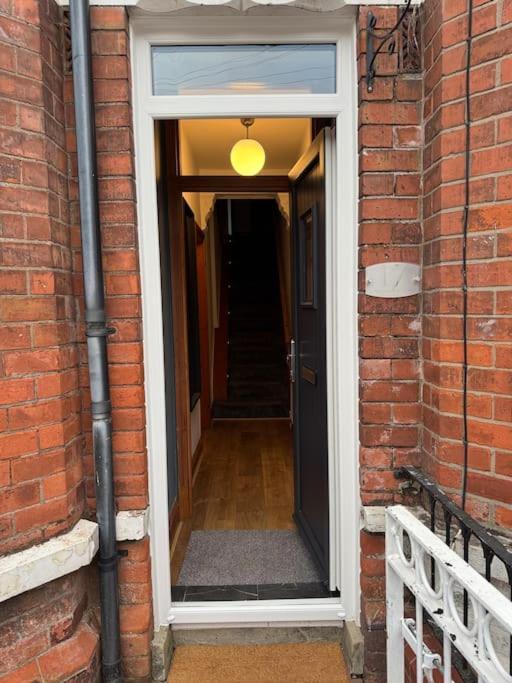 Stylish, Spacious And Central 4 Bedroom House Belfast Esterno foto