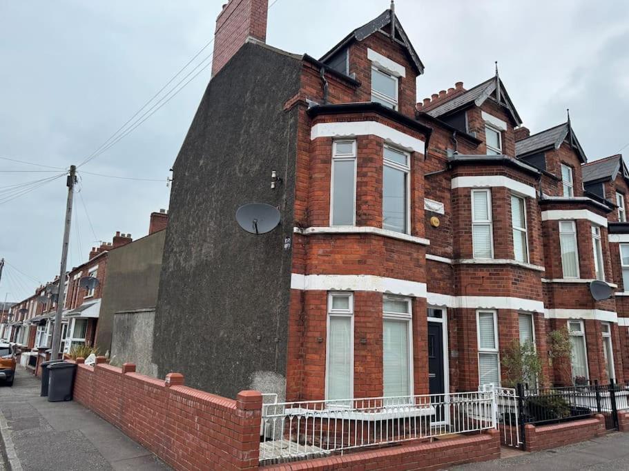 Stylish, Spacious And Central 4 Bedroom House Belfast Esterno foto