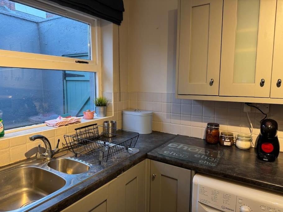 Stylish, Spacious And Central 4 Bedroom House Belfast Esterno foto